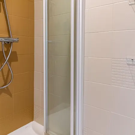 Spacieux De 8 Au Cœur Des Vignes D'anjou - Fr-1-622-112 *